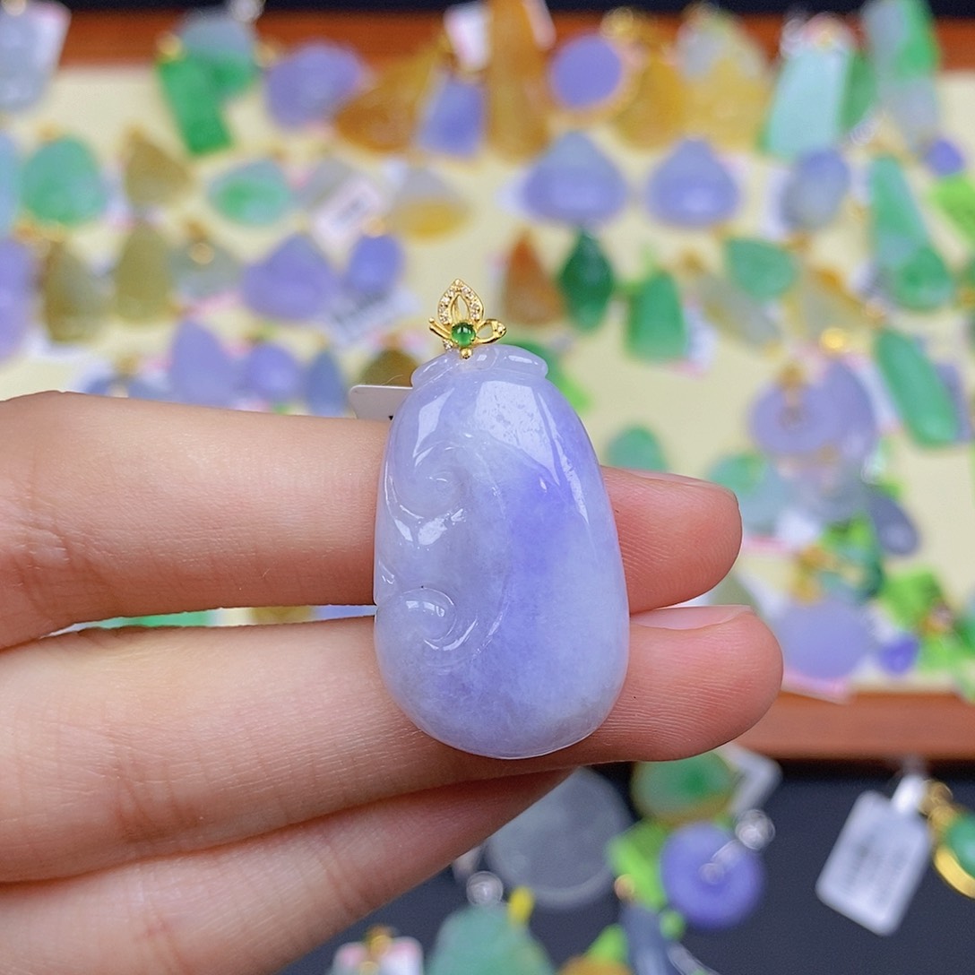 翡翠颈饰18K金镶嵌翡翠