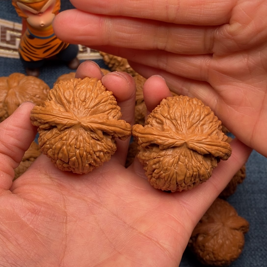 文玩核桃把件45同树大闷白