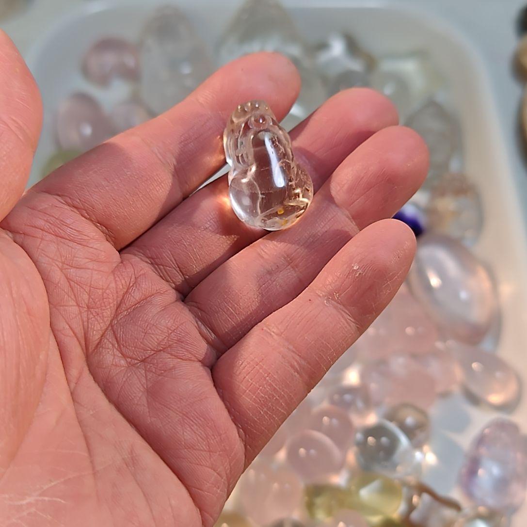 唐***子颈饰水晶未镶嵌水晶