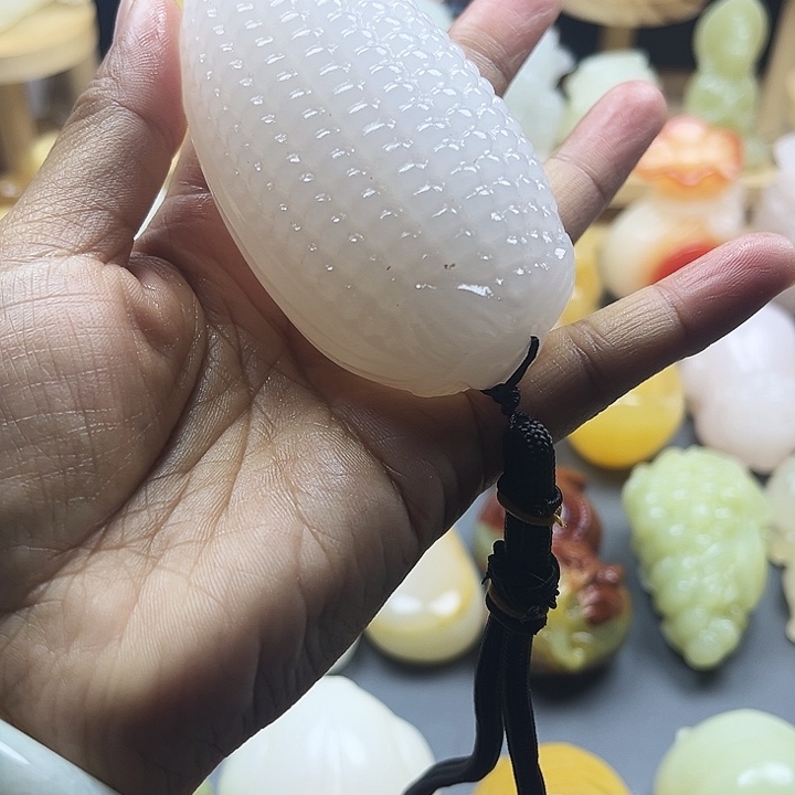 玉石雕刻品碧玺（处理）你****？