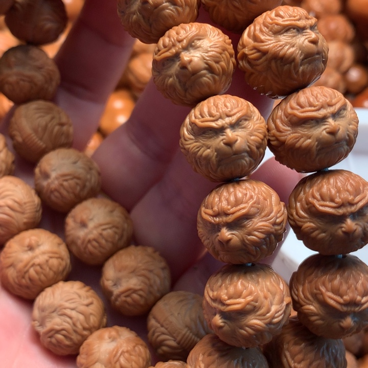 【闪购商品】猴头核桃吊坠人**途悟空