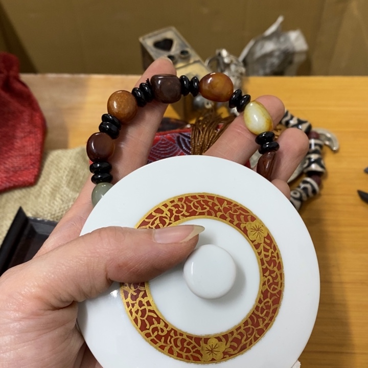 瓷片哈中古工艺品一件