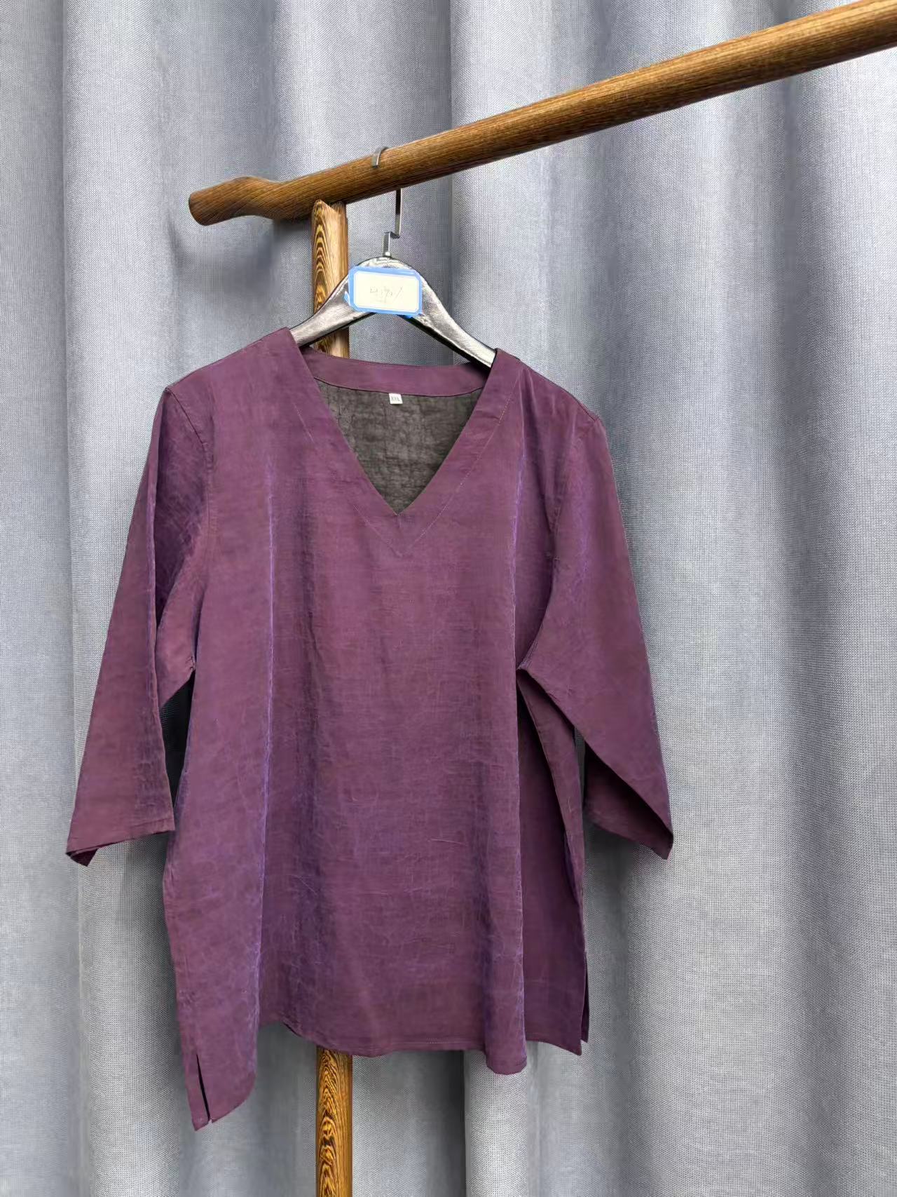 2025夏季新款时尚复古桑蚕丝香云纱龟裂纹V领上衣女H1927