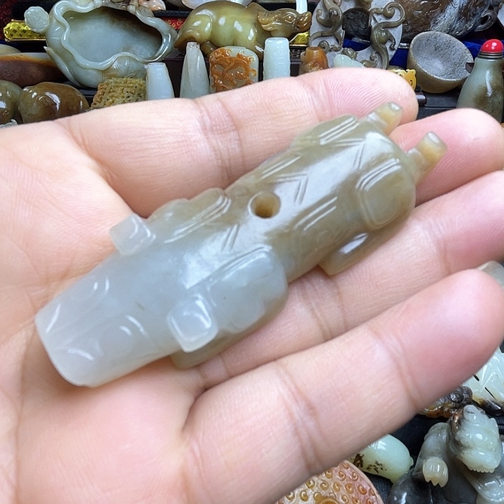 颈饰未镶嵌和田玉