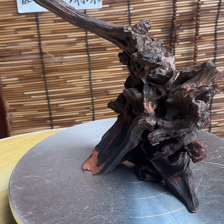 意***间大叶紫檀（黑酸枝木类）