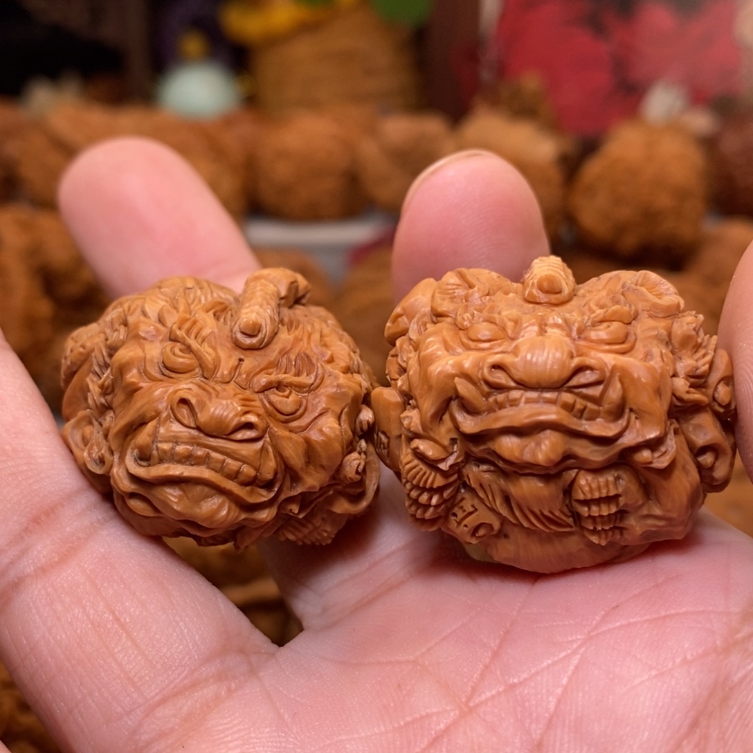 ⠀***运把件文玩核桃纯手工雕刻貔貅
