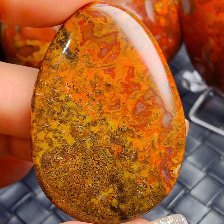 玛瑙/玉髓颈饰未镶嵌云**间