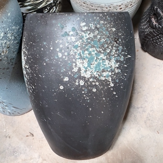 紫砂花盆口22高度33黑色烟花