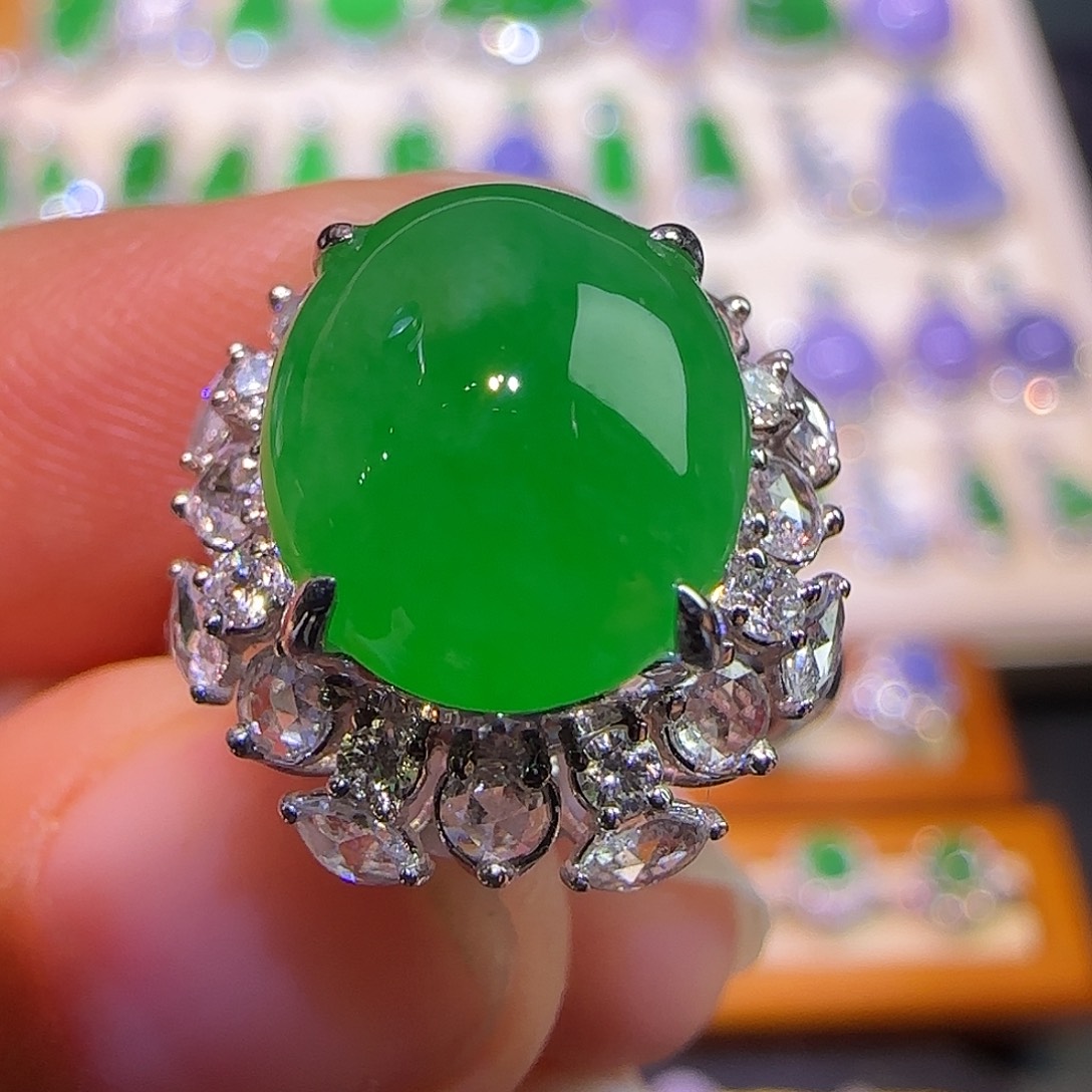 翡翠18K金镶嵌戒指