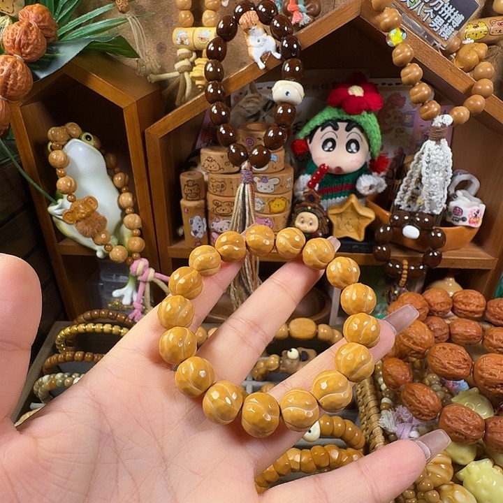 猴头核桃吊坠水晶扭扭面包