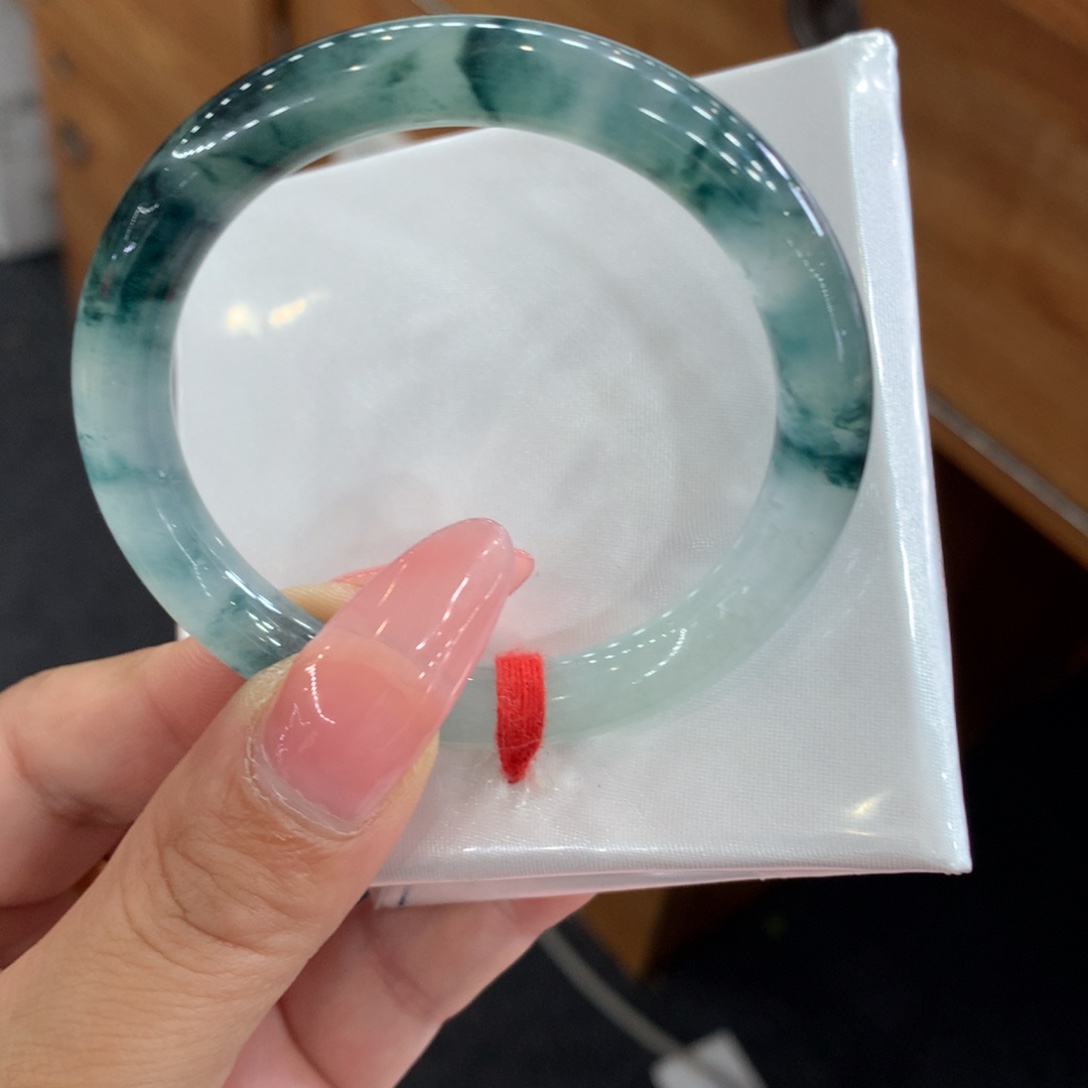 翡翠未镶嵌手镯50.9美人条