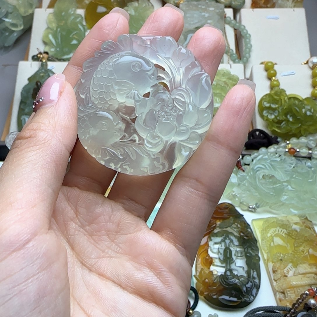 蛇纹石玉颈饰未镶嵌C***辰