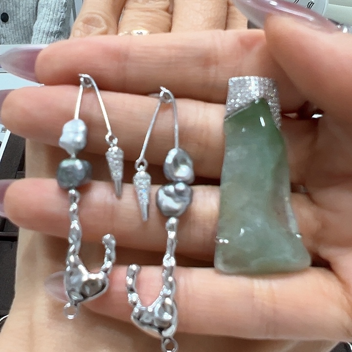 银S925镶嵌耳饰海水珍珠光*