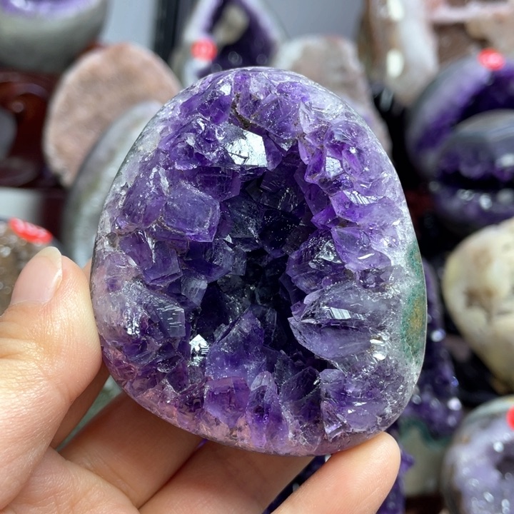 水晶摆件未镶嵌捡漏