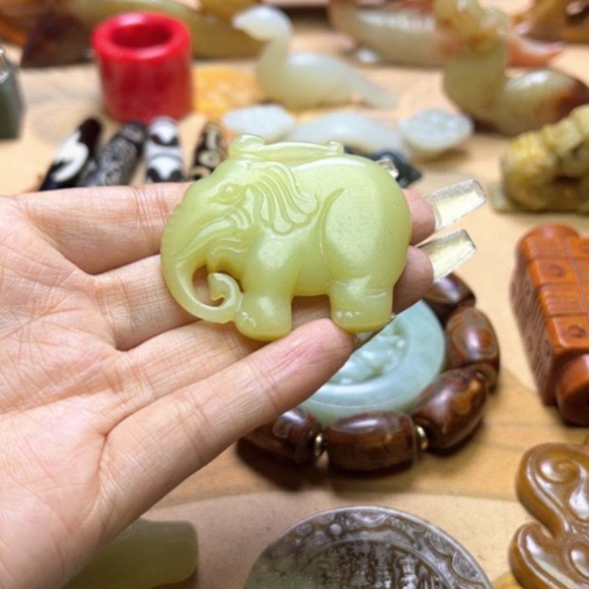 【闪购商品】蛇纹石玉颈饰未镶嵌