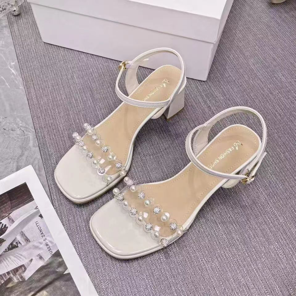 36款透明亮钻女士凉鞋