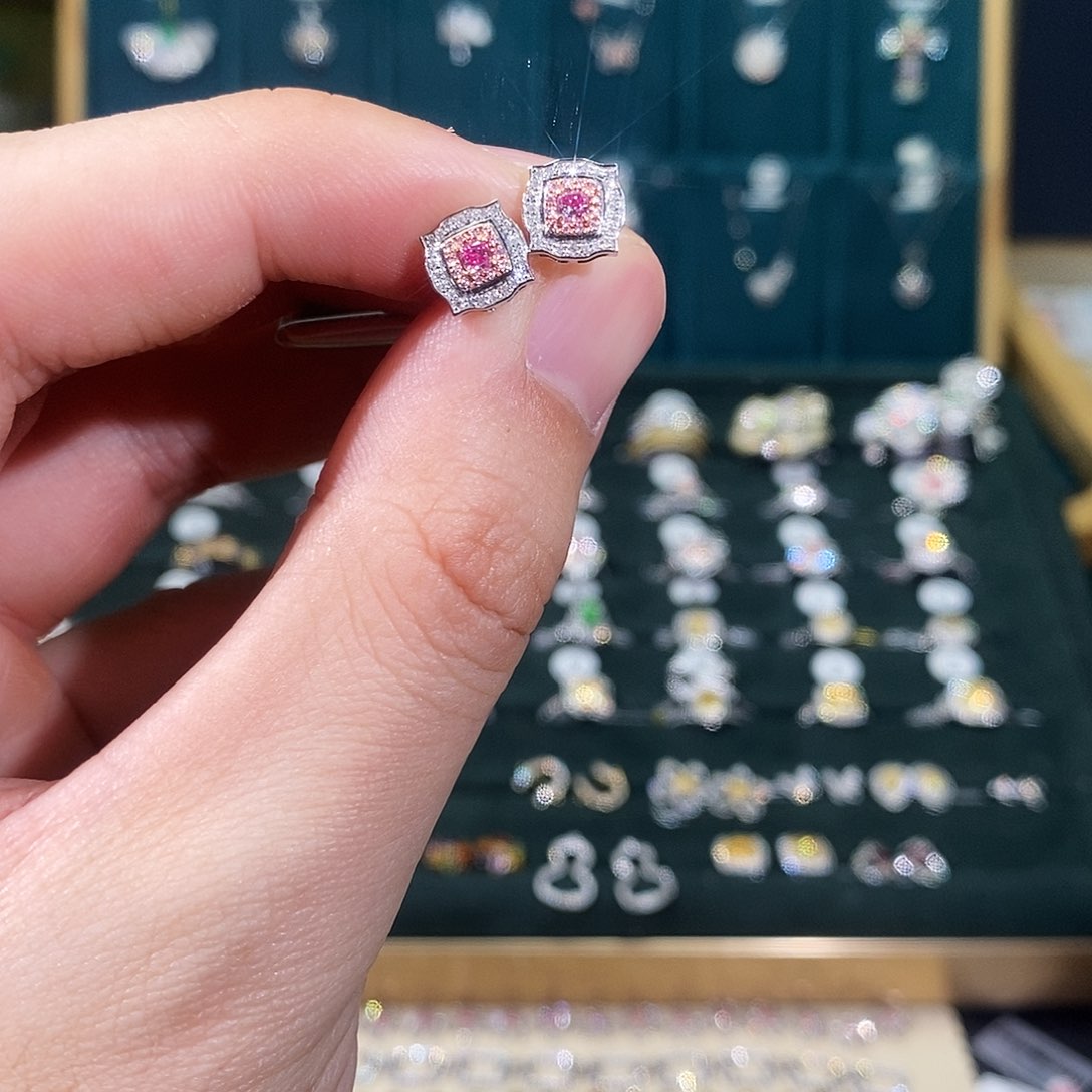 钻石耳饰18K金镶嵌耳钉