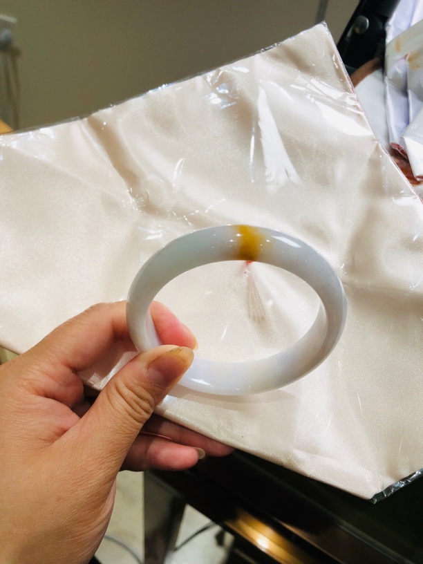 翡翠手镯正圈一口糖59.8圈没纹裂