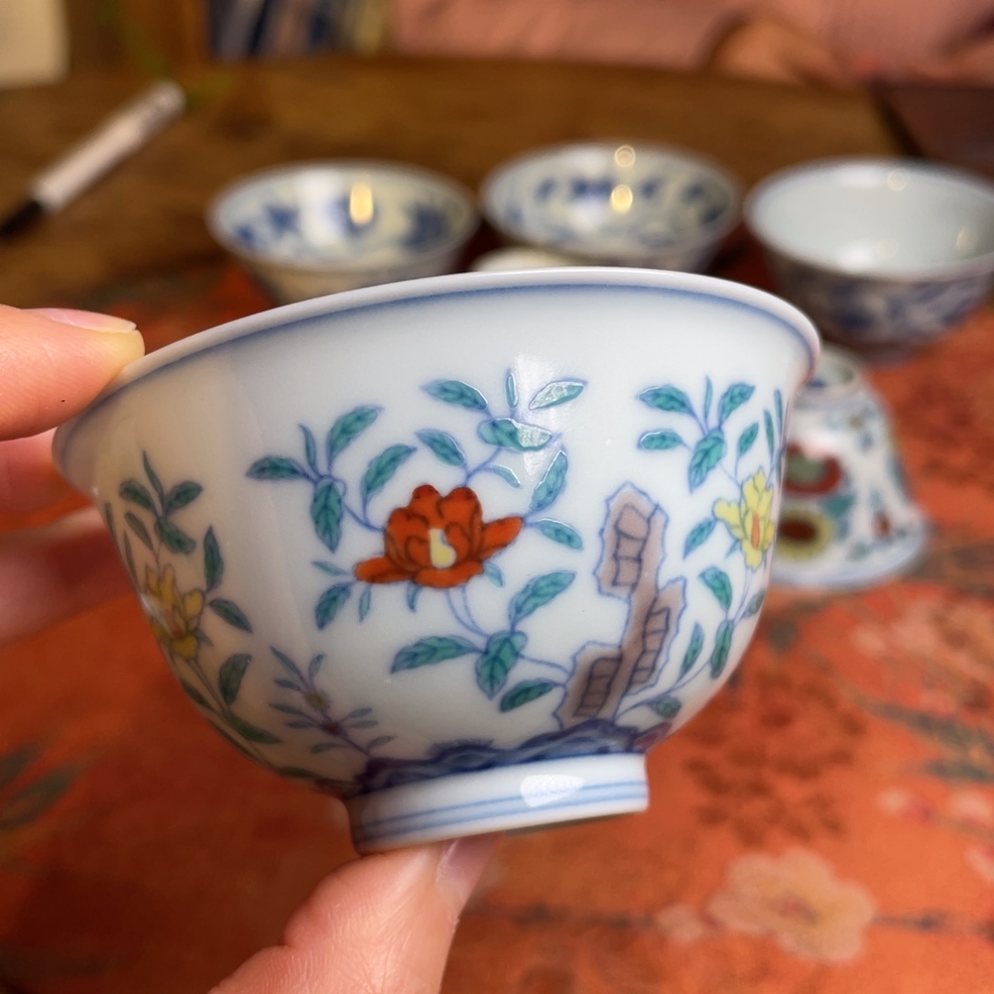 陶杯子源明青忆斗彩山茶花杯