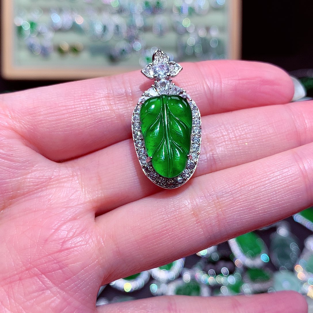 【闪购商品】翡翠吊坠(不含链)未镶嵌