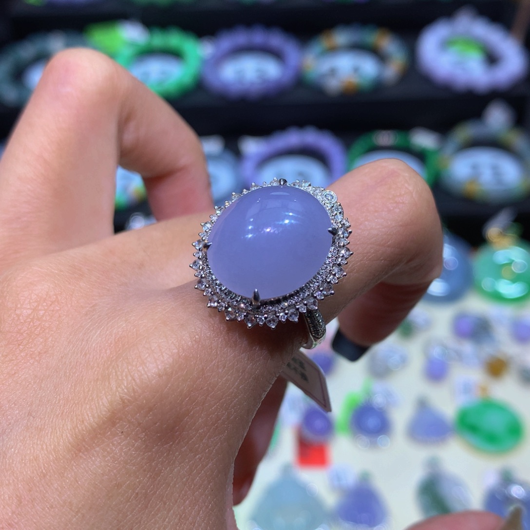 翡翠18K金镶嵌颈饰翡翠