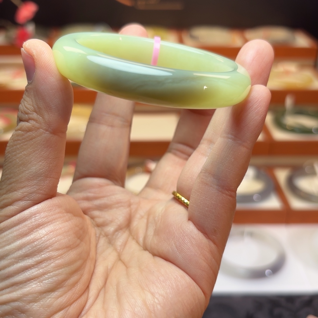 和田玉未镶嵌手镯新疆蓝皮黄口手镯