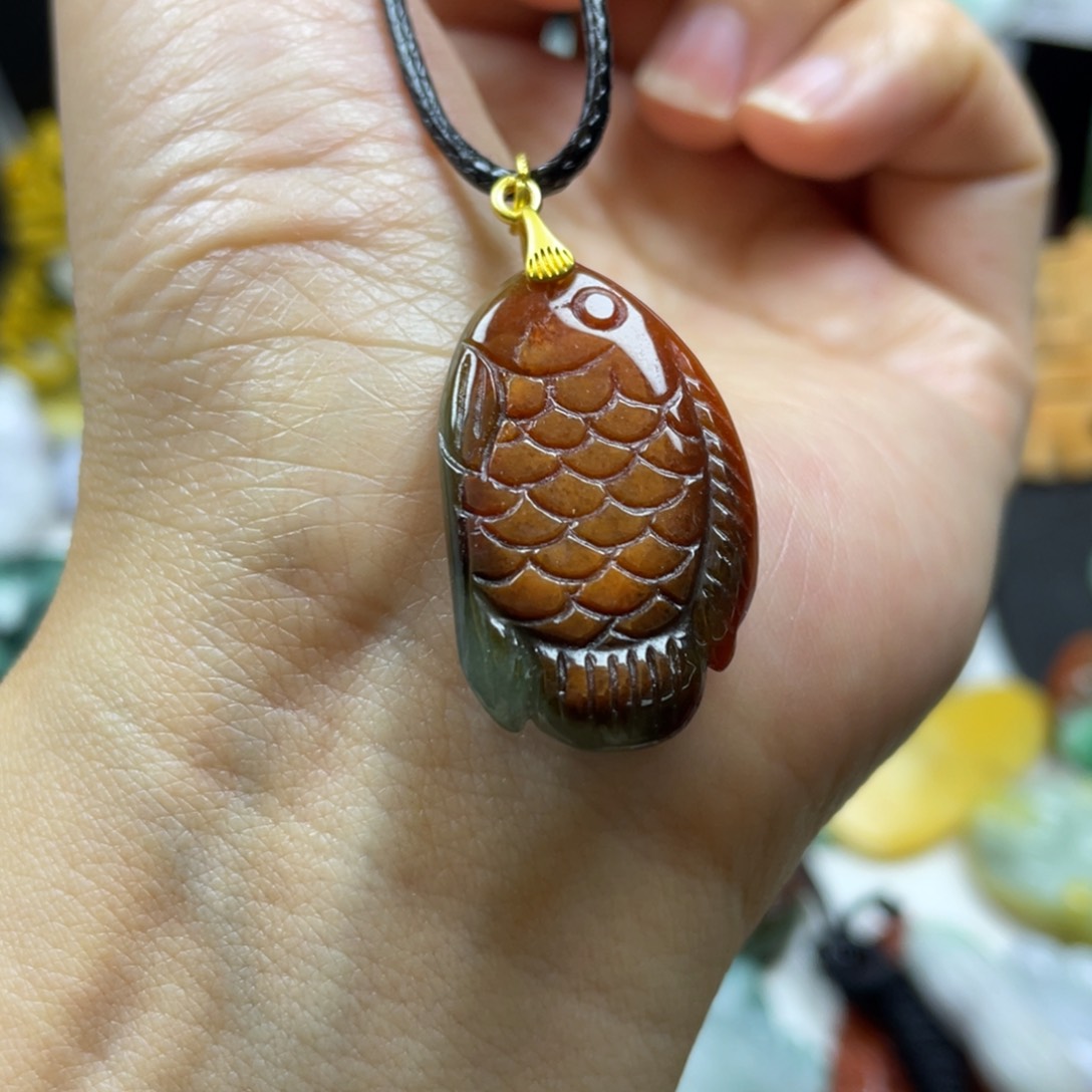 翡翠颈饰未镶嵌牌子