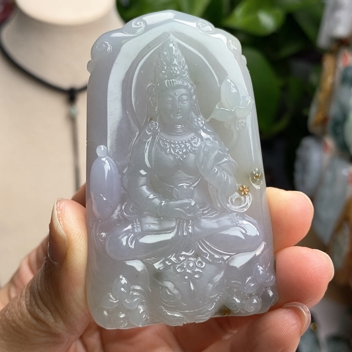 翡翠颈饰未镶嵌每天