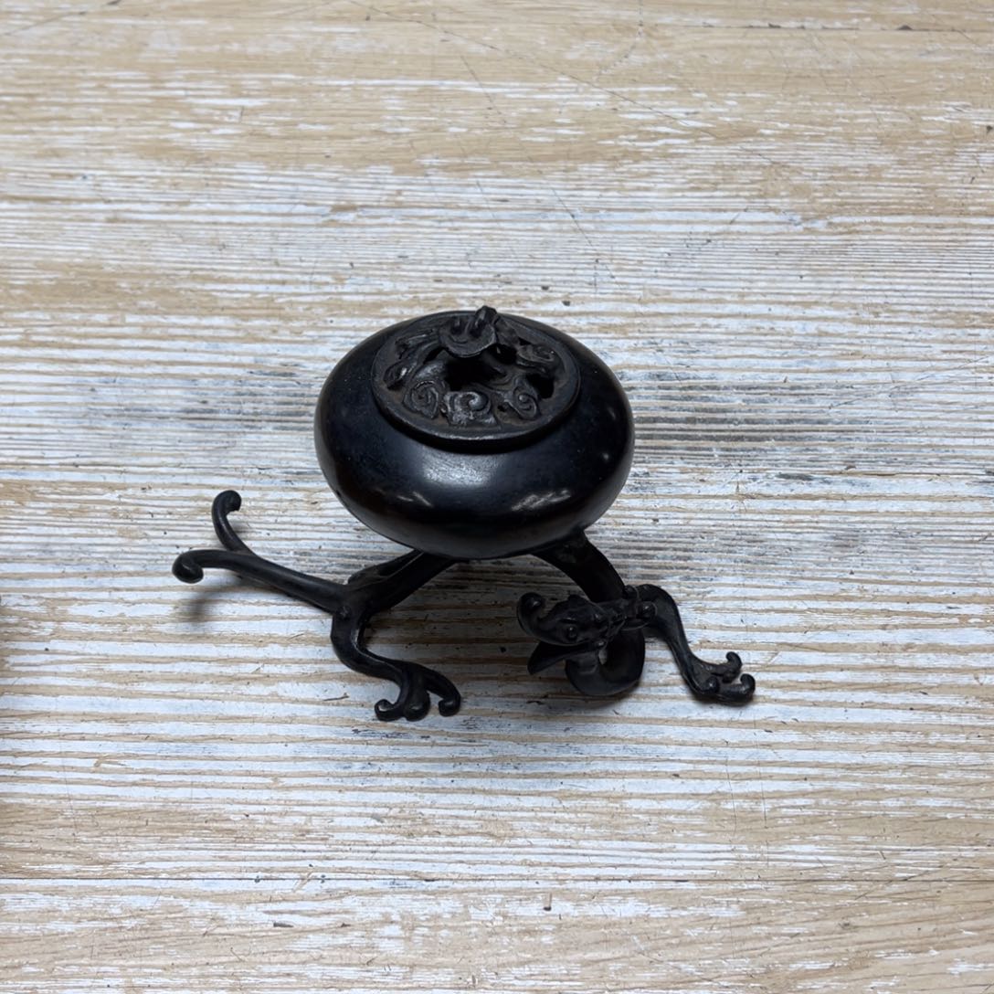 瓷片光**者密密麻麻的一个