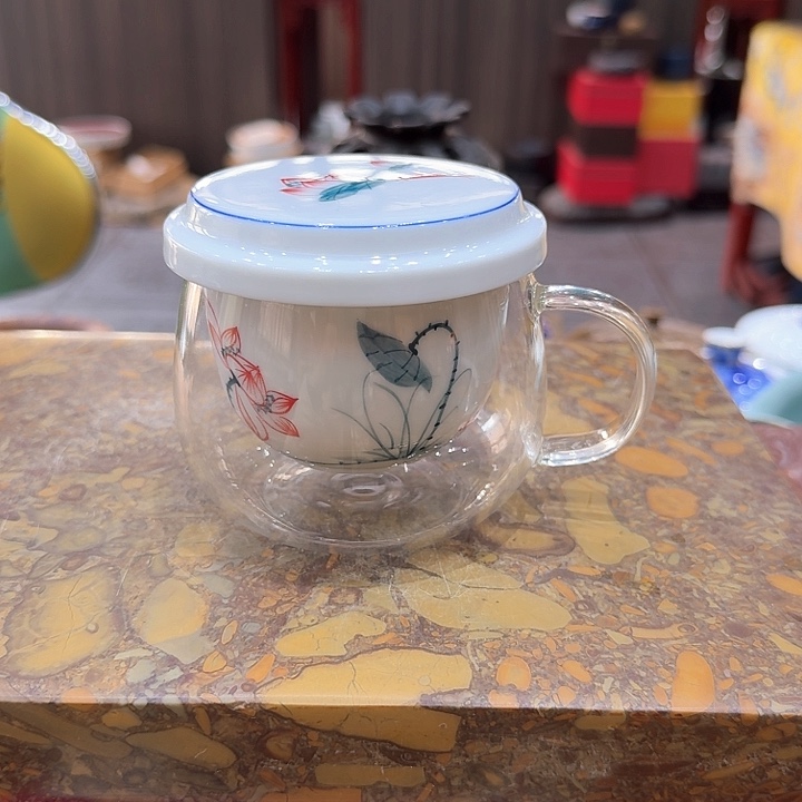 手绘杯一个，瓷。。品茗之