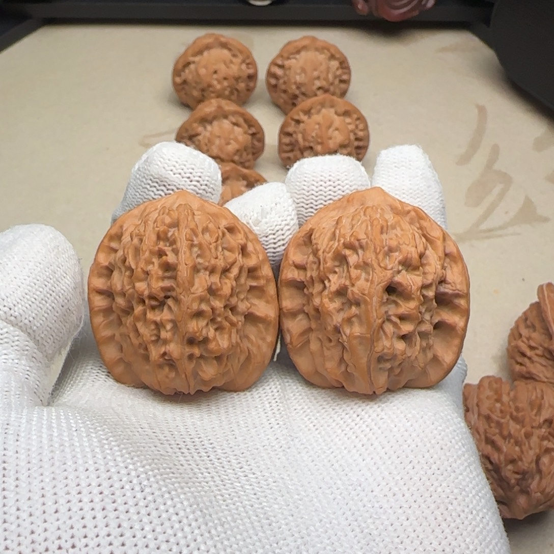 郎***。文玩核桃吊坠马老四37