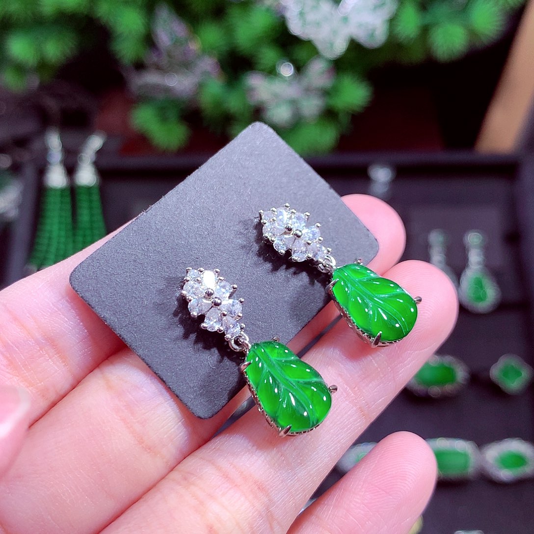 颈饰未镶嵌翡翠天然