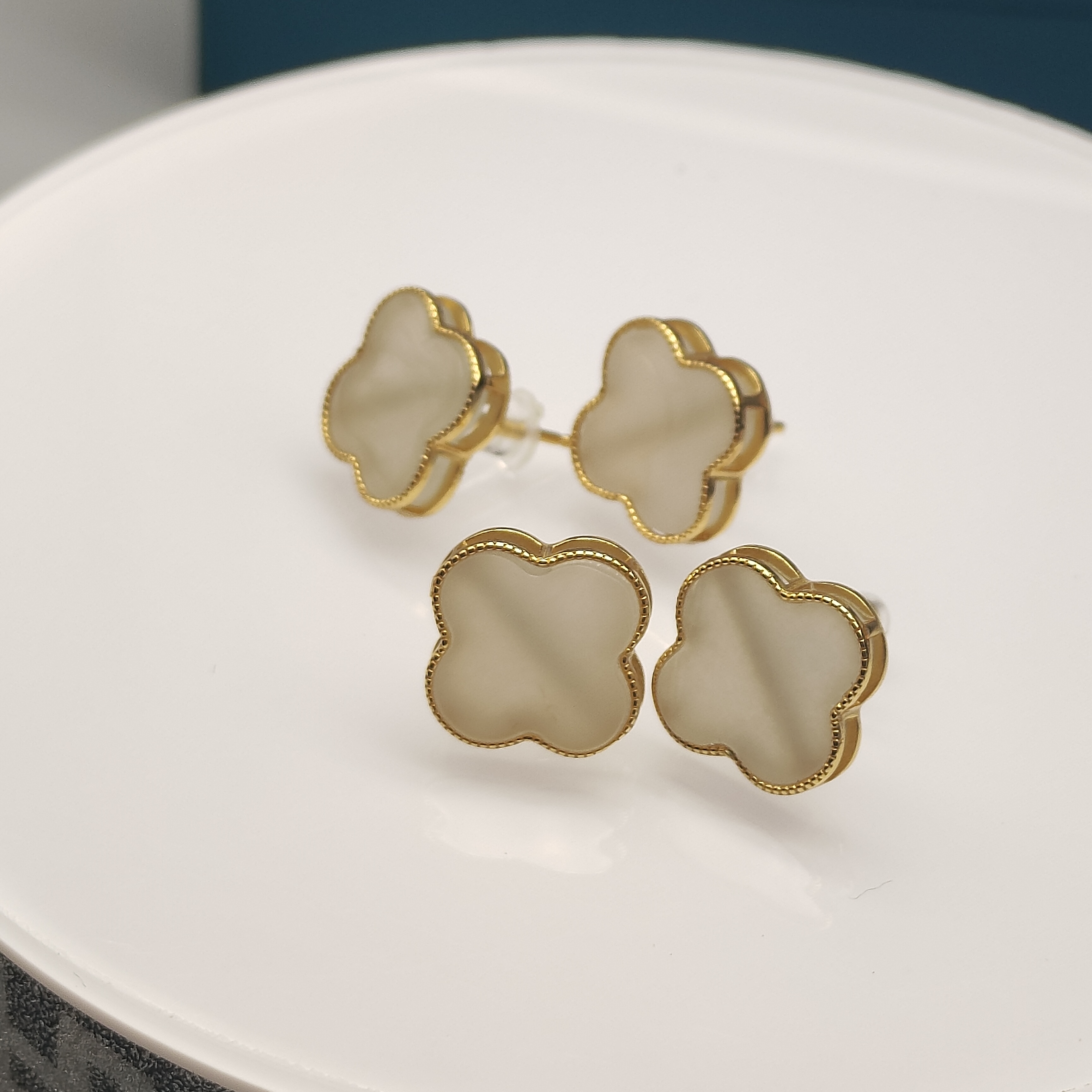 【老王好物优选】103748-天然和田玉四叶草耳钉多样性发一