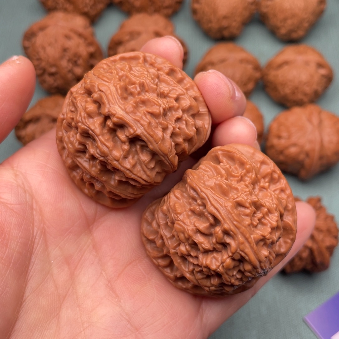 把件文玩核桃43红皮老树球白