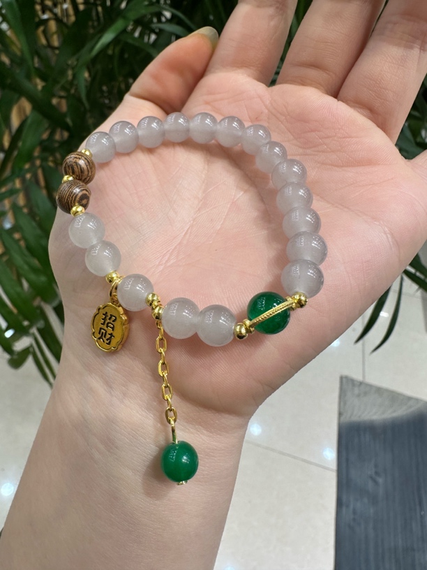 精美设计款冰烟紫卡8毫米手串