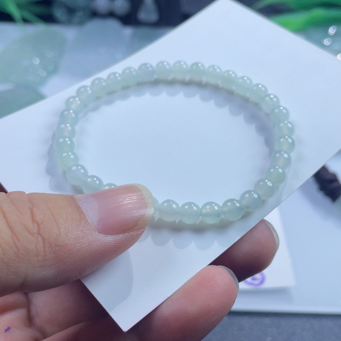 吊坠(不含链)未镶嵌翡翠…………