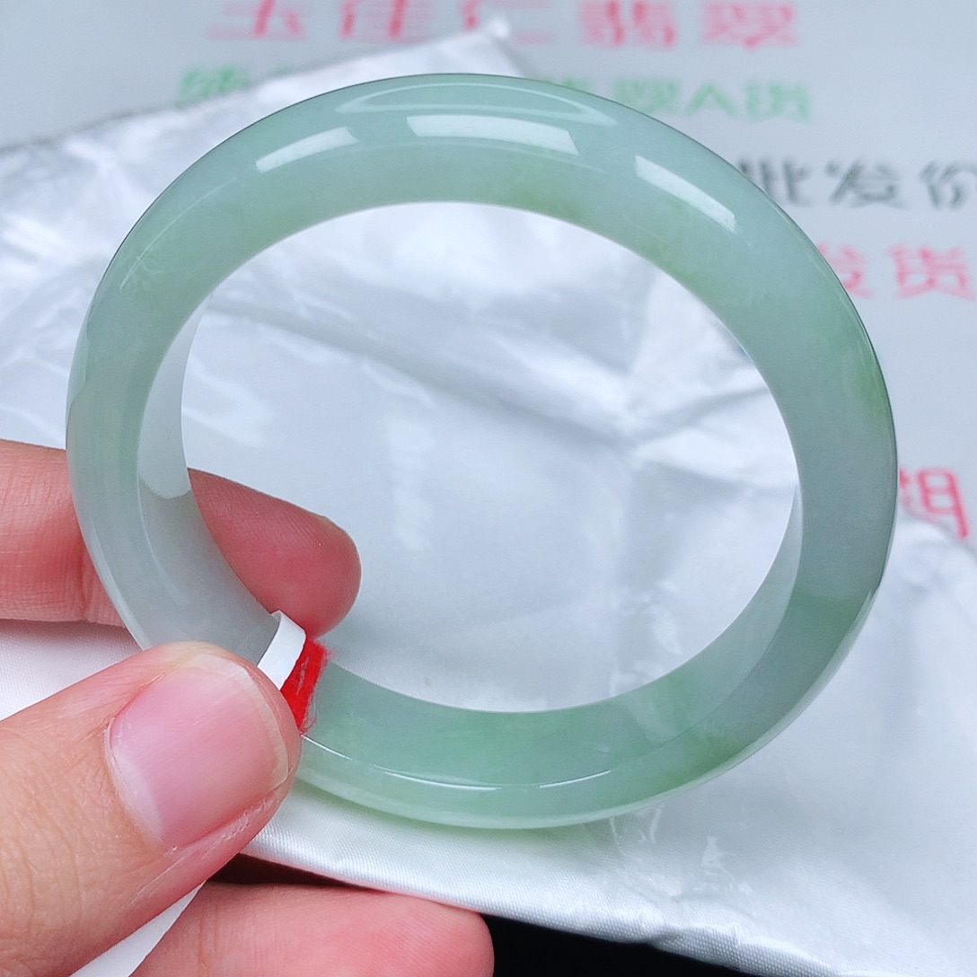 未镶嵌手镯翡翠天然翡翠手镯