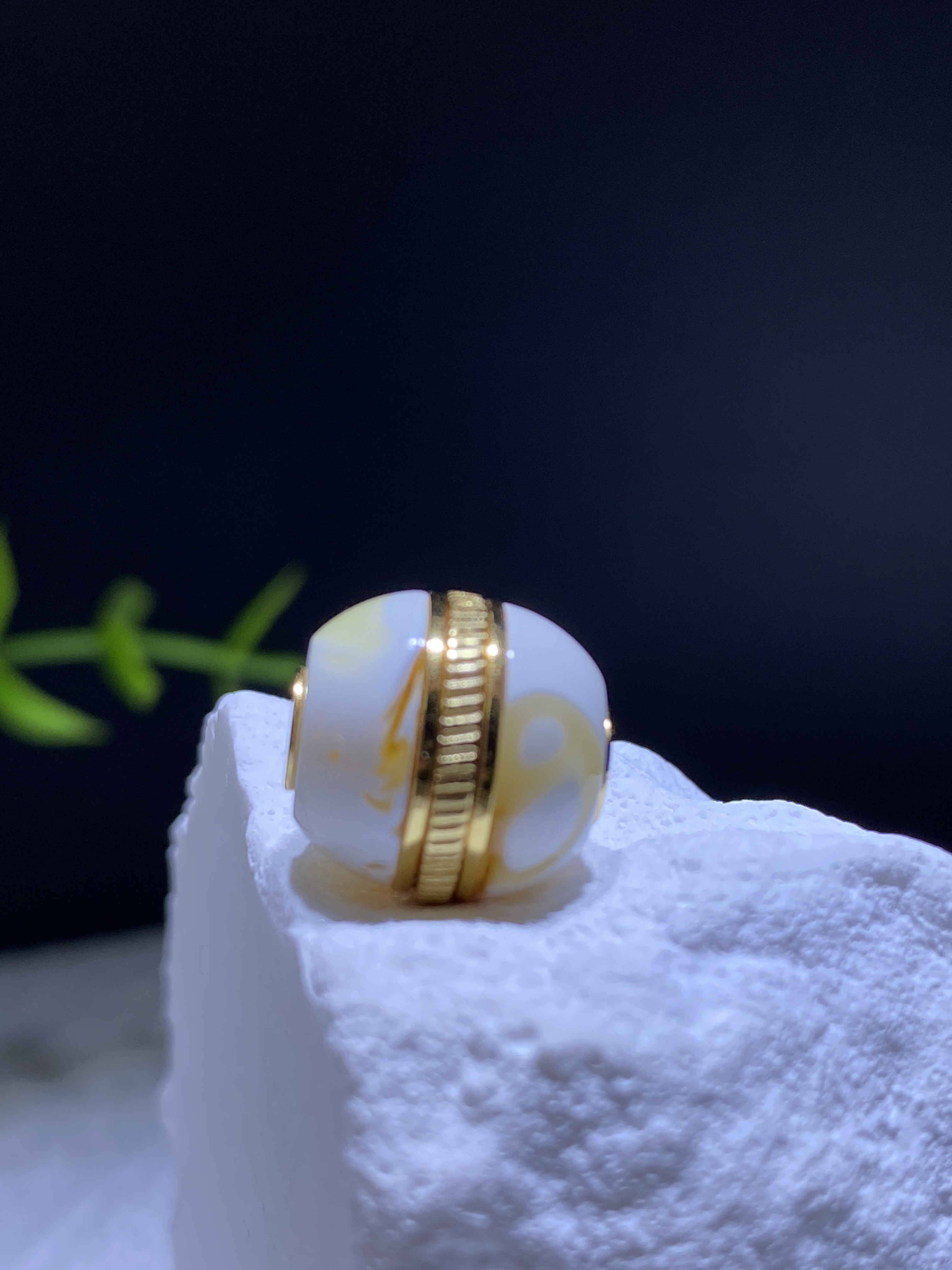 蜜蜡金漆白蜡汉堡珠 12mm