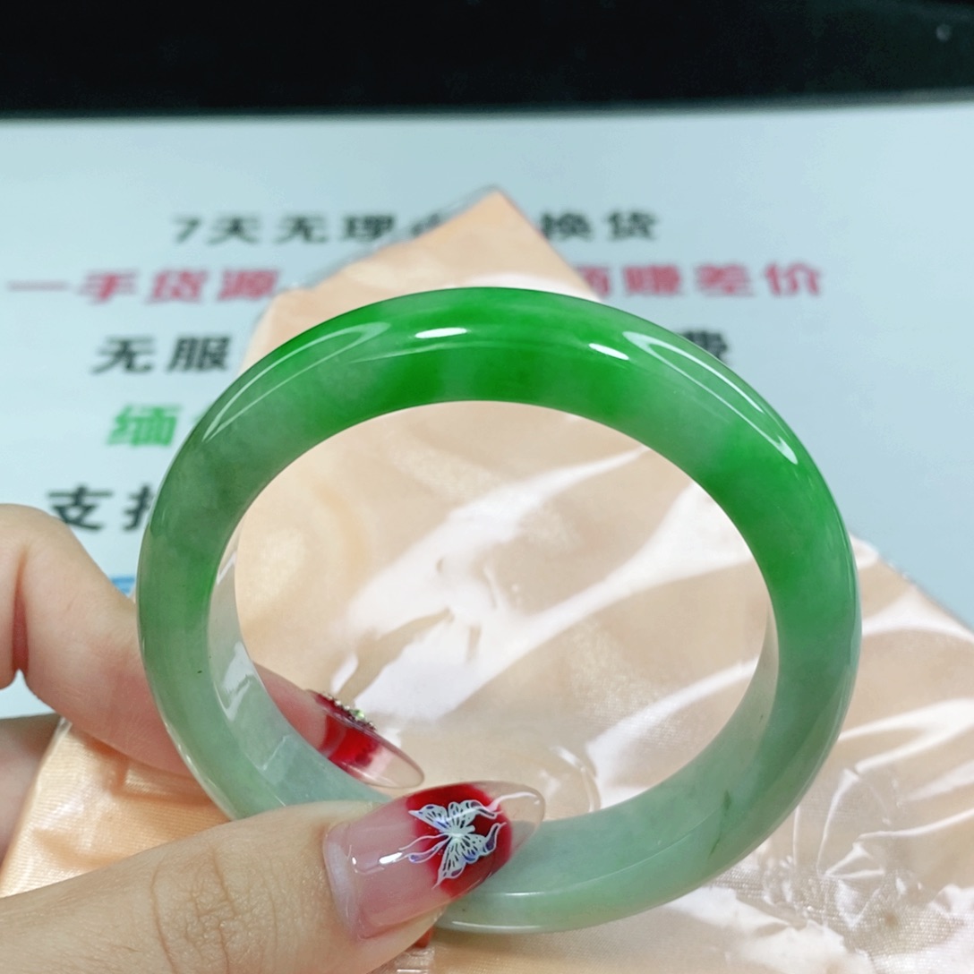 翡翠手镯未镶嵌52 52 52