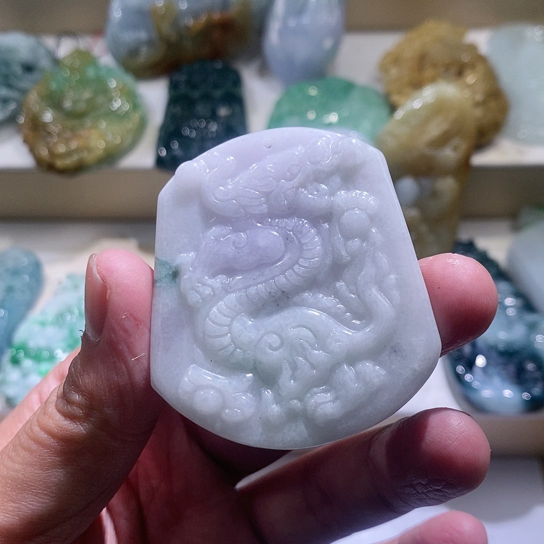 【闪购商品】翡翠颈饰未镶嵌龙牌