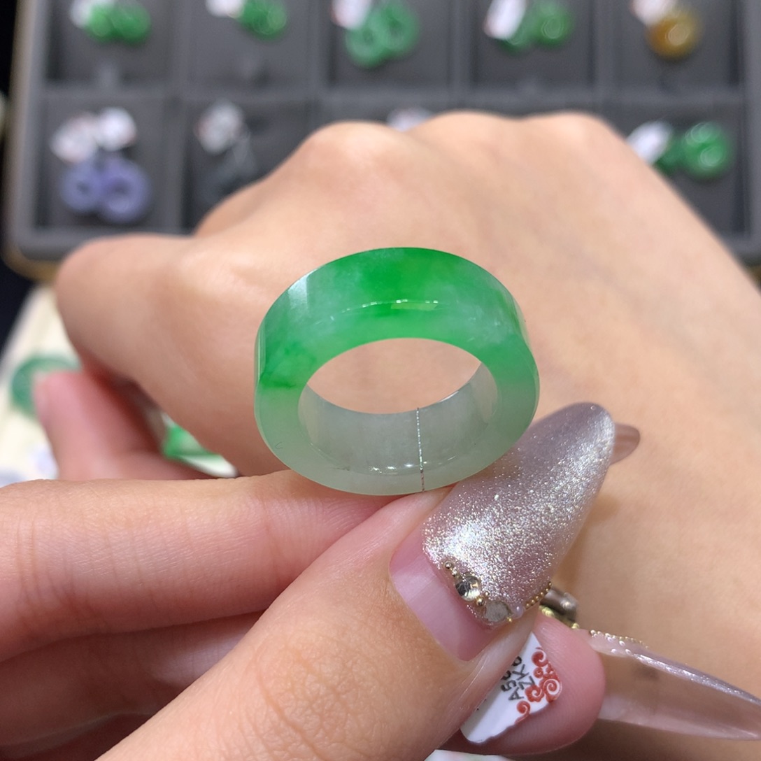 翡翠戒指未镶嵌13-14方戒