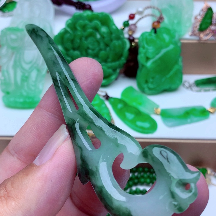 吊坠(不含链)未镶嵌翡翠