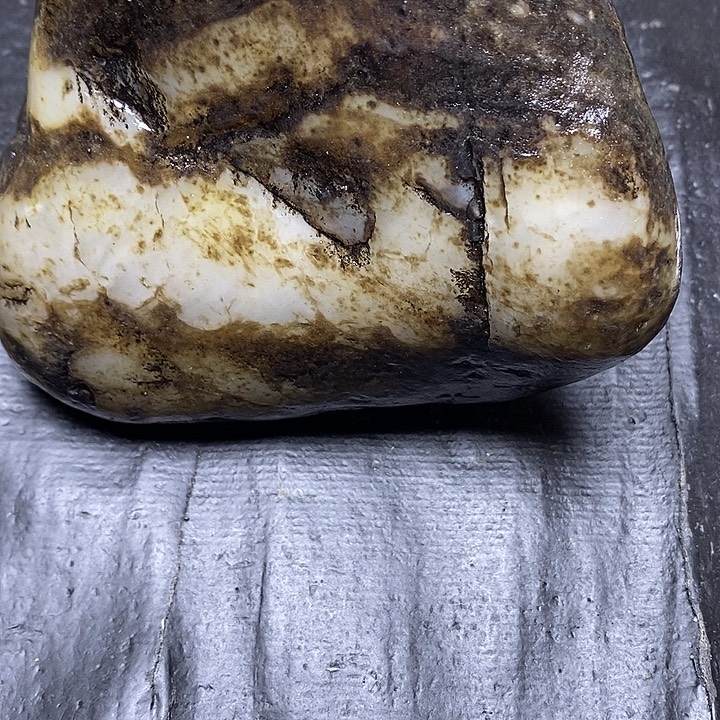 和田玉未镶嵌耳饰