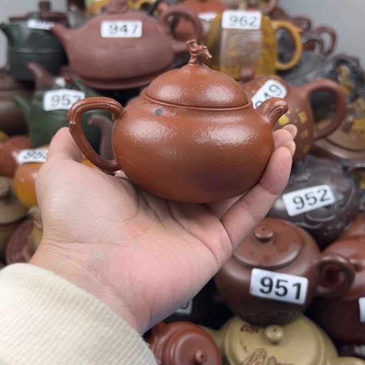 茶壶紫砂壶身脏了