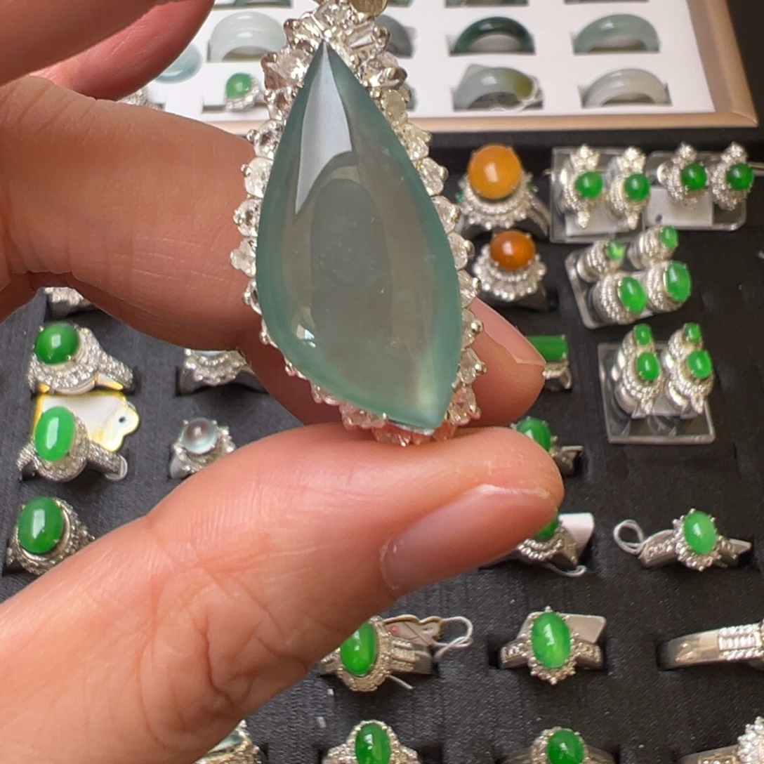 定制翡翠未镶嵌翡翠