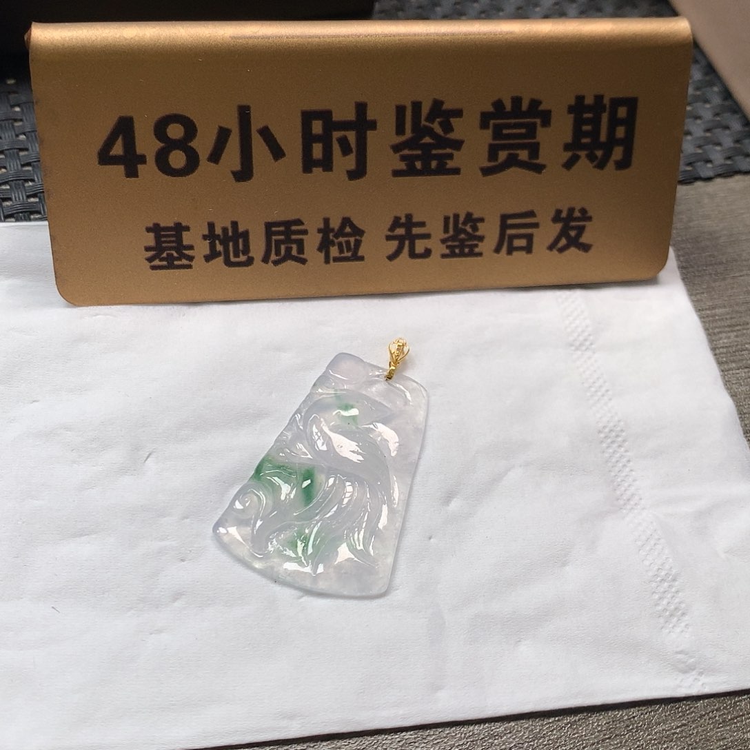 颈饰18K金镶嵌翡翠英明神武