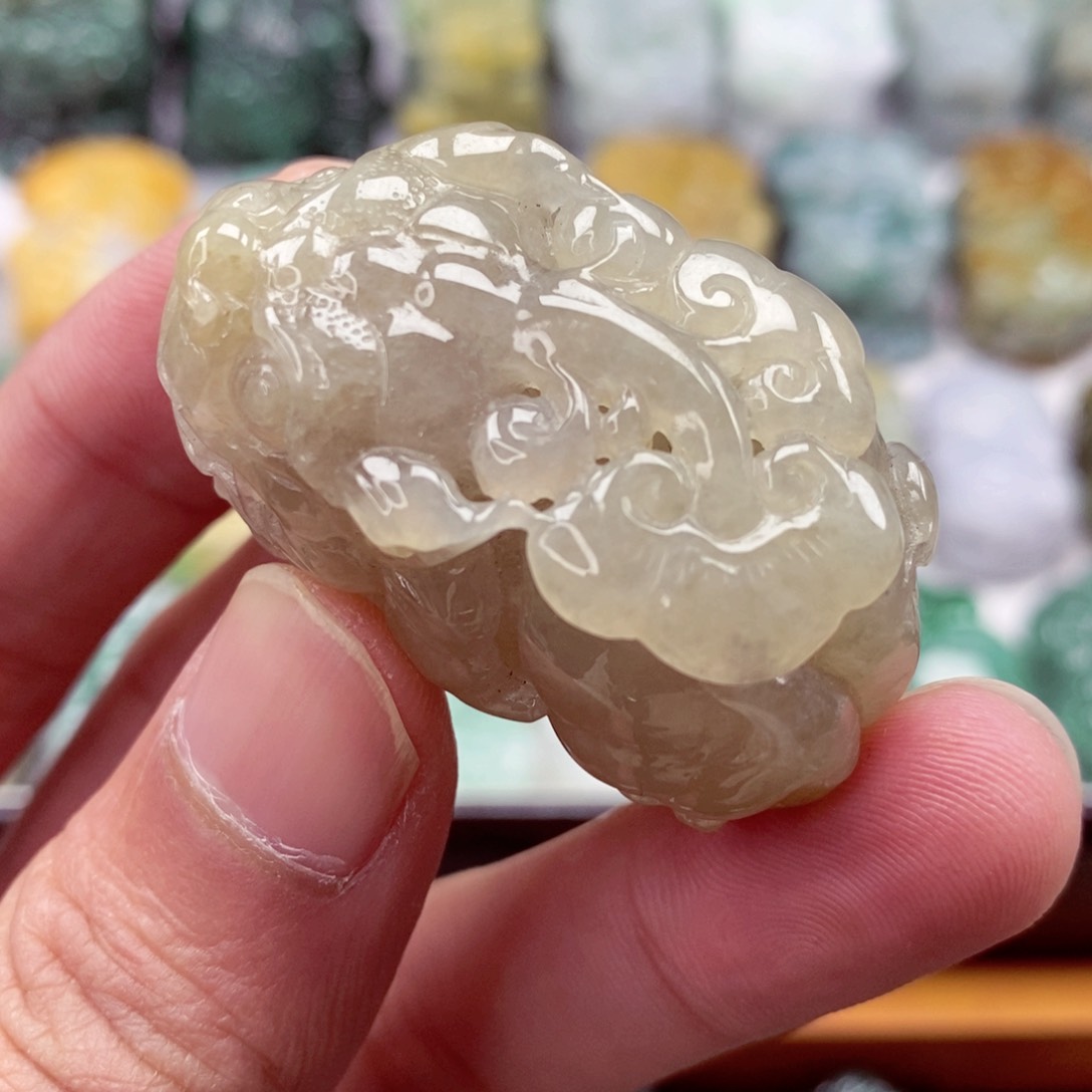 翡翠颈饰未镶嵌翡翠