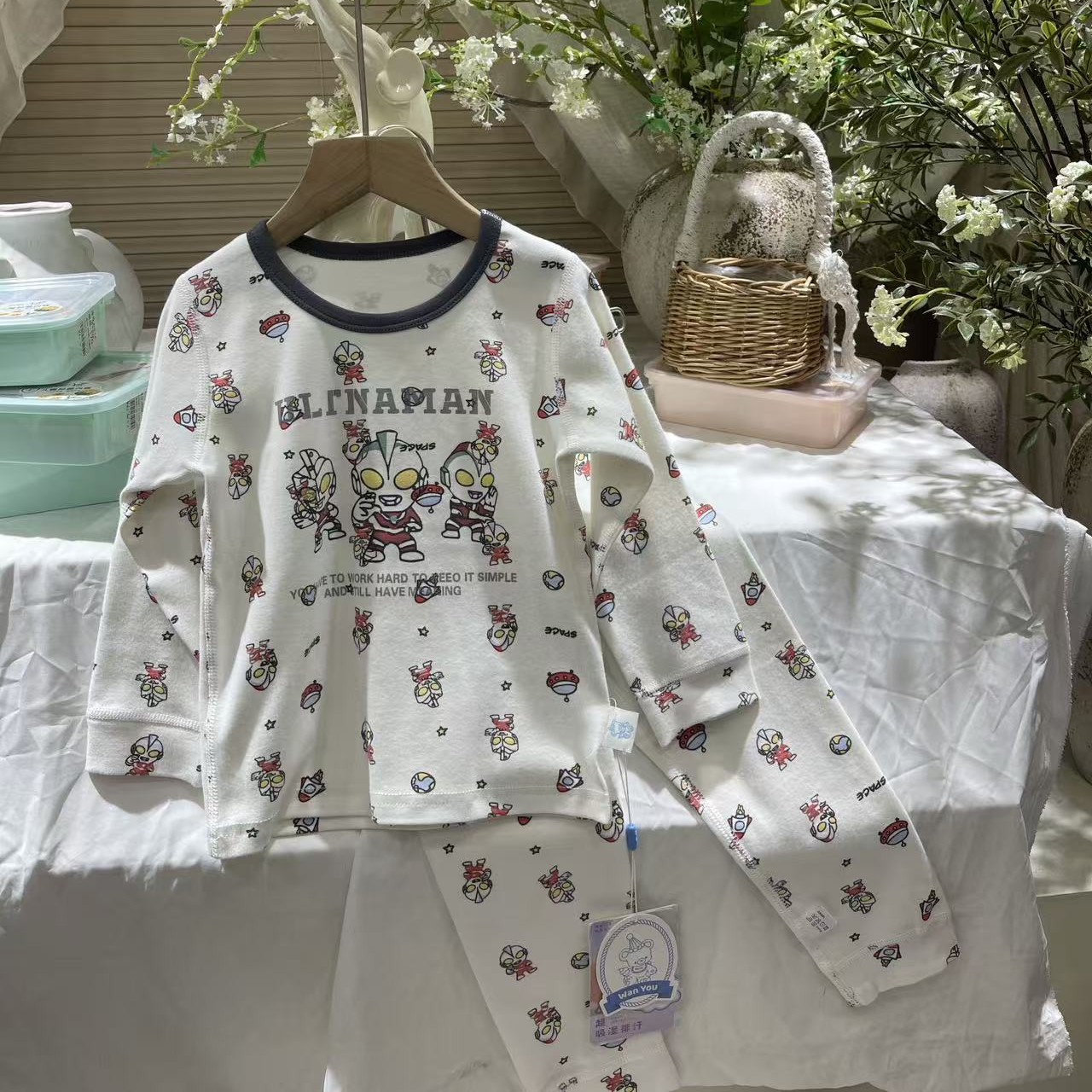 W1-3。5703奥特曼太空集合套装320克家居服儿童