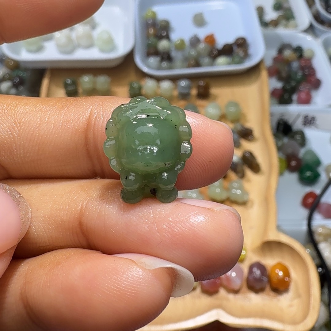 和田玉未镶嵌珠宝奇石