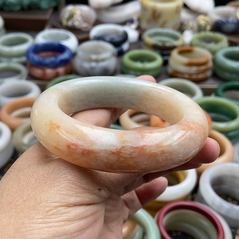 【闪购商品】石英质玉手镯56未镶嵌暴****”